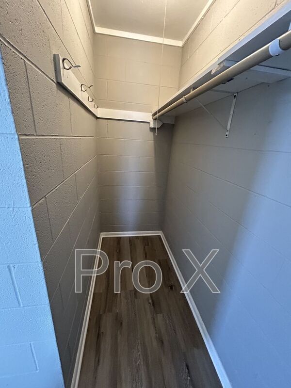 Foto del edificio - 1411 S Broadway St