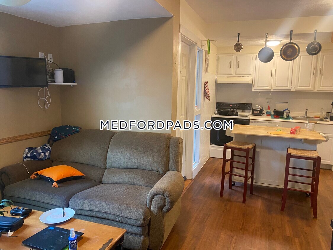 33 Stearns Ave Unit 2, Medford, MA 02155 Condo for Rent in Medford