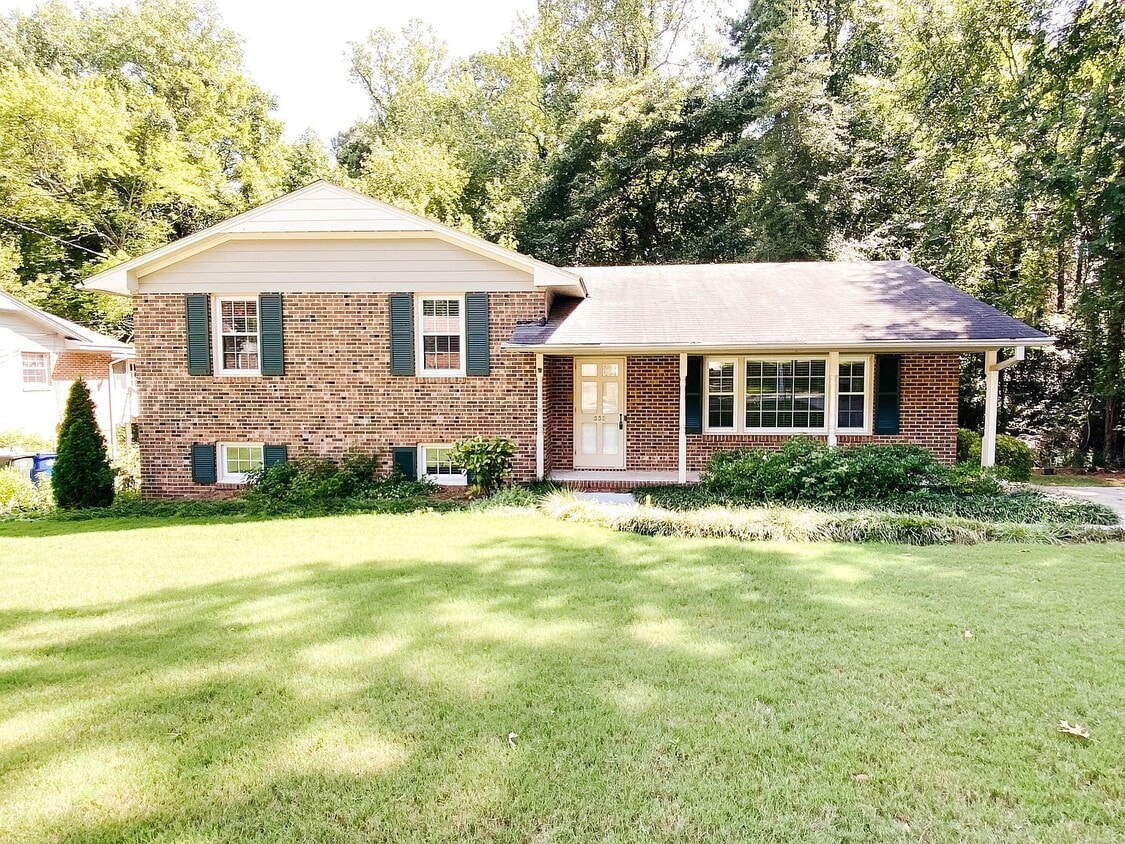 Primary Photo - 333 Northfield Dr