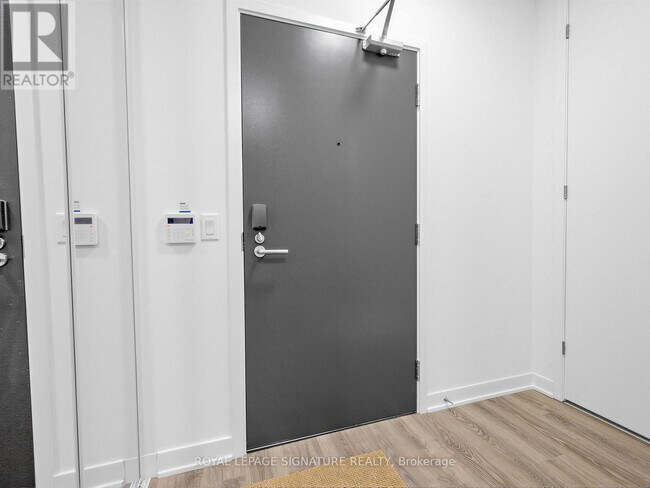 Photo du bâtiment - 180 Front St E