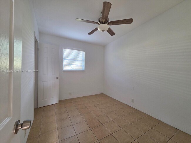 Foto del edificio - 3464 Frow Ave
