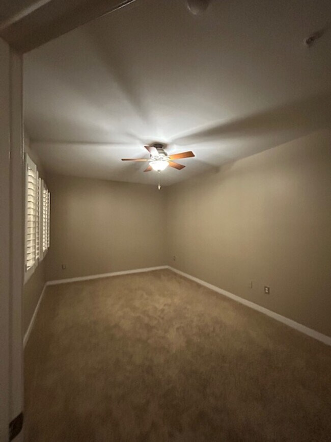 Dormitorio espacioso - 401 20th St S