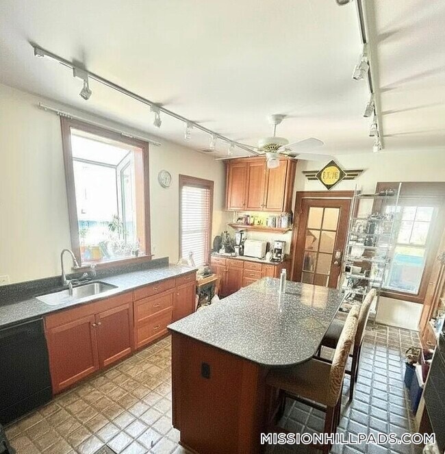 Foto del edificio - 67 Hillside St