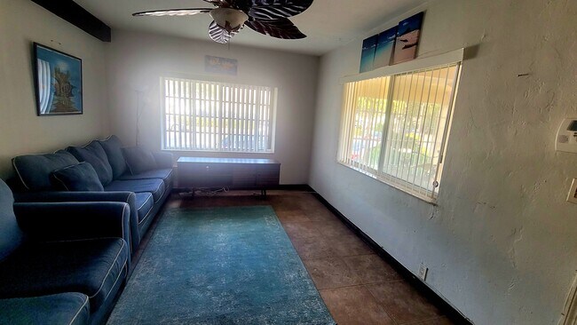 Foto del edificio - 7400 Harding Ave