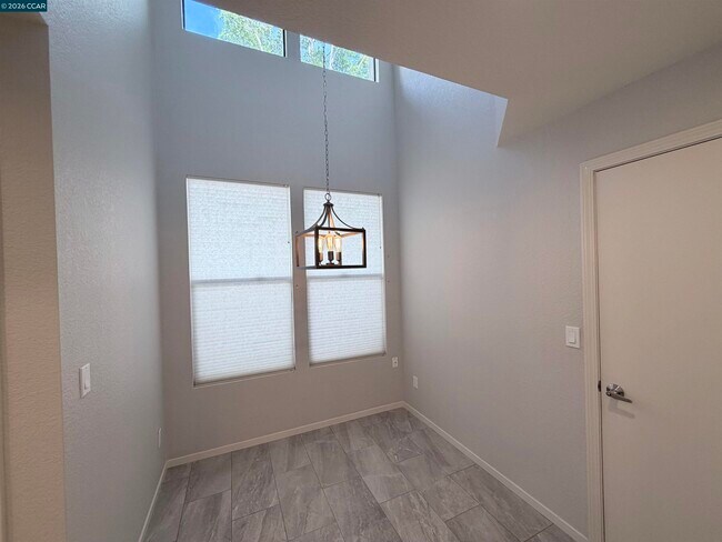 Foto del edificio - 801 Lakemont Pl
