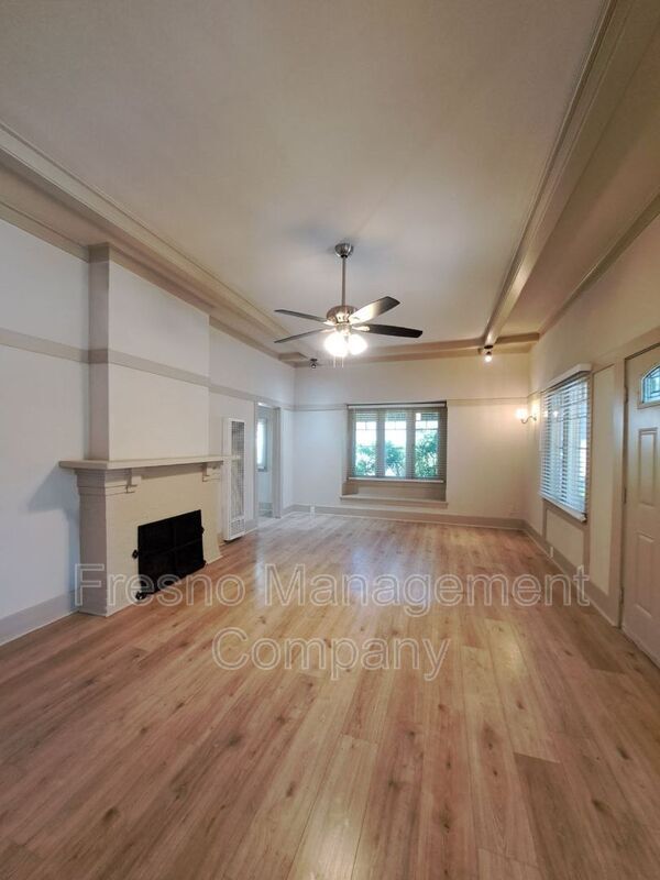 Building Photo - 827 E Dudley Ave