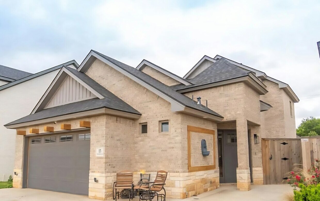 Foto principal - 15 Wilshire Blvd