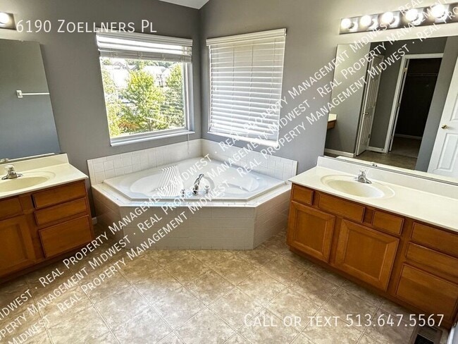 Building Photo - 6190 Zoellners Pl