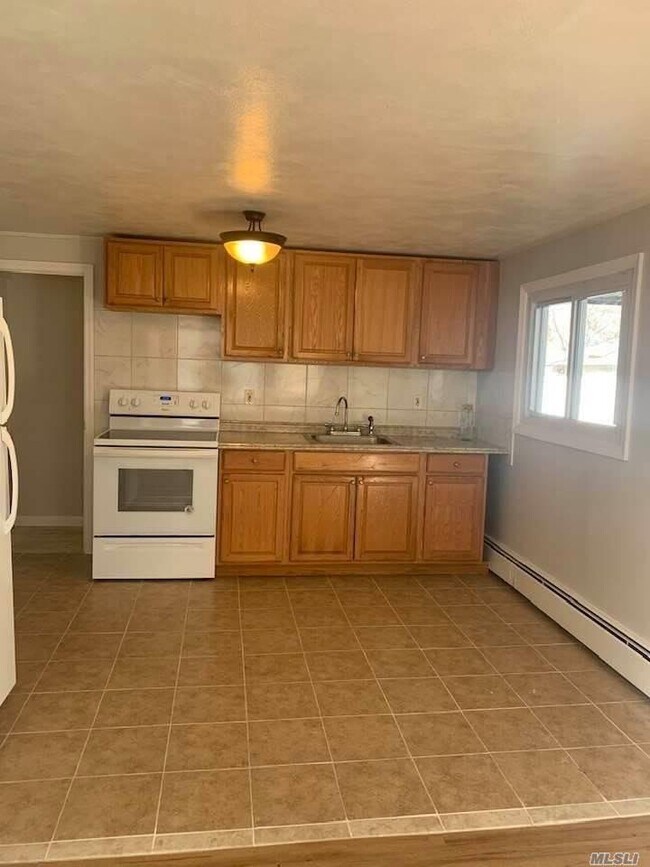 Foto del edificio - 172 N Lewis Ave