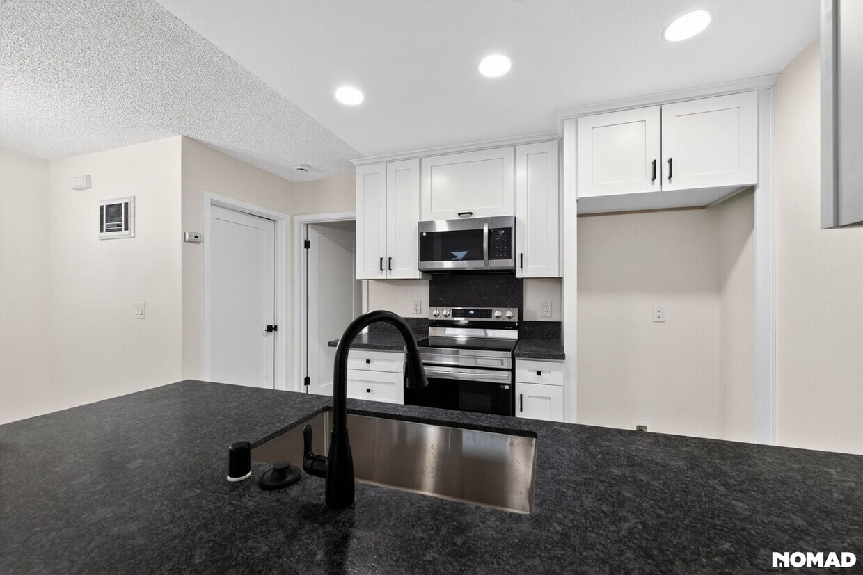 Primary Photo - 4085 48th St