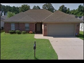 Building Photo - 455 Wisteria Dr
