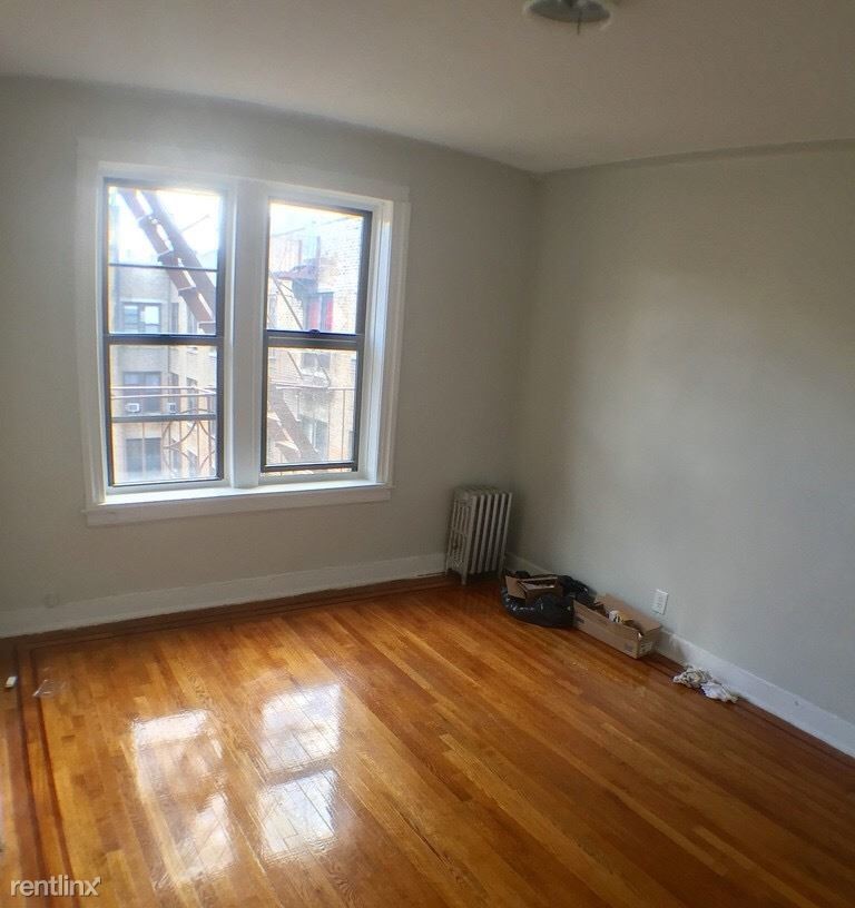 Building Photo - 2 br, 1 bath Apartment - 2108 29th Ave