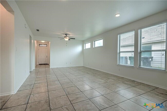 Foto del edificio - 1070 Spring Terrace Loop