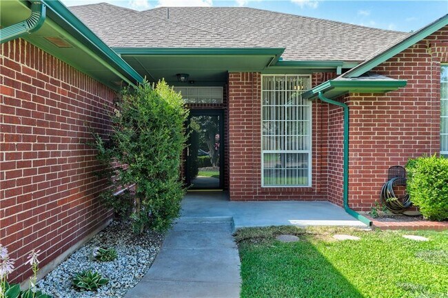 Foto del edificio - 1716 NW 174th St
