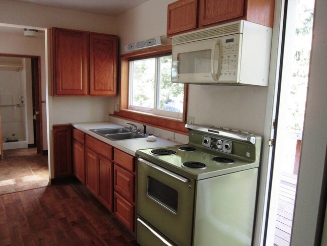 Foto del edificio - 632 W Settlement Rd