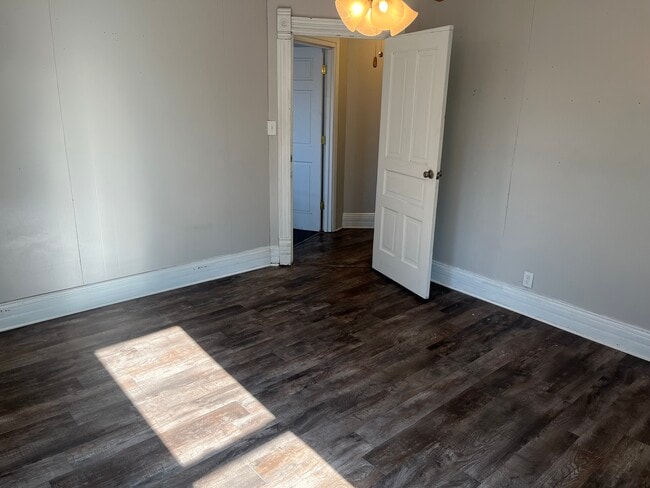 Bedroom - 206 S Monroe St