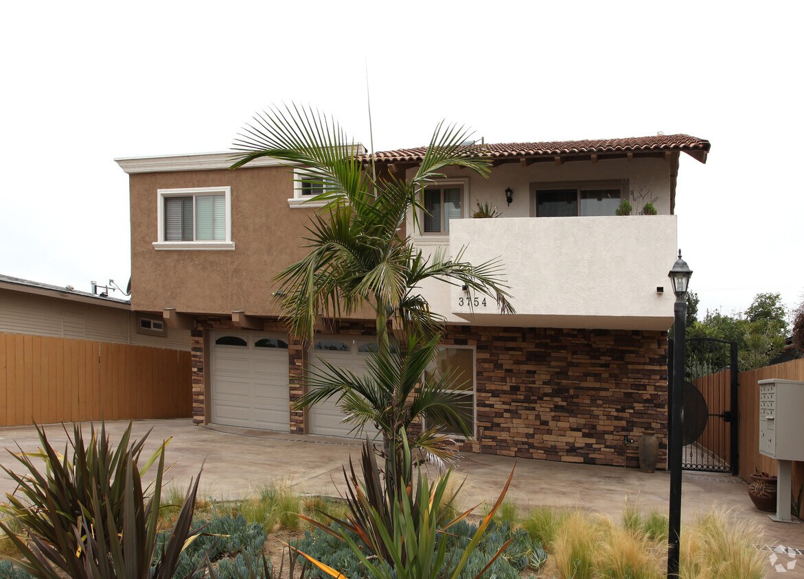 Building Photo - 3754 Cherokee Ave