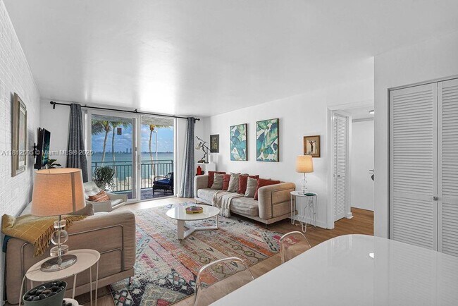 Foto del edificio - 777 NE 62nd St