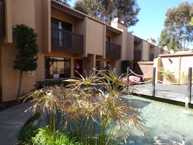 Foto del edificio - 10249 Black Mountain Rd