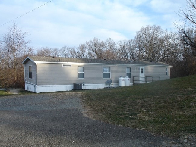 Building Photo - 3 br, 2 bath House - 28 ROBERTS RD