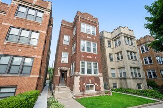 Building Photo - 6517 N Bosworth Ave