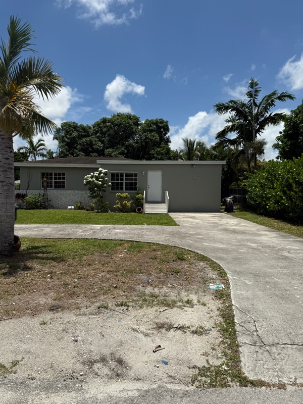 Building Photo - 328 S Biscayne River Dr