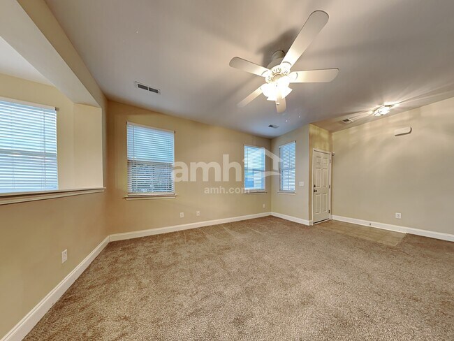 Foto del edificio - 8821 Shadowglen Dr