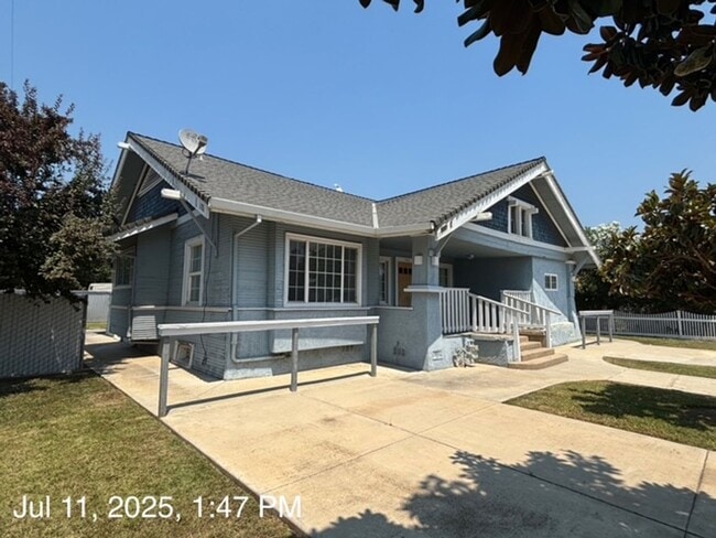 Building Photo - Take a look at this Maxwell home!