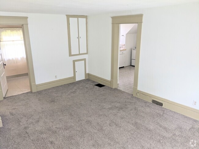 Building Photo - 732 W Shiawassee St