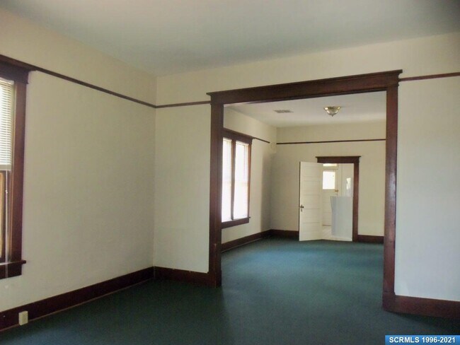 Building Photo - 305 N Pinos Altos Rd