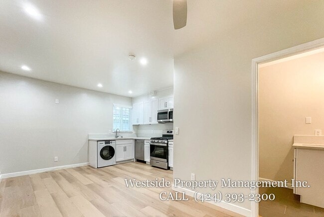 Building Photo - 318 Ximeno Ave