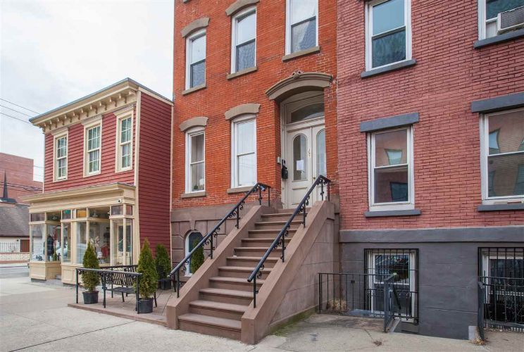 Primary Photo - 257 Grove St
