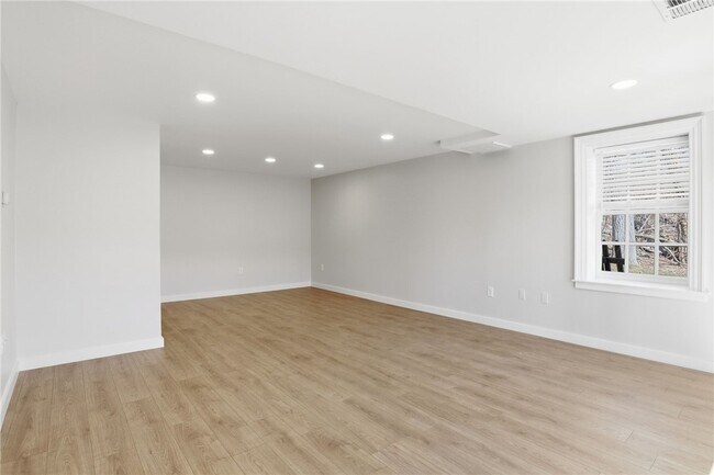 Foto del edificio - 1474 Marsh Rd