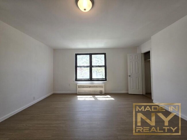 Building Photo - 2 bedroom in FRESH MEADOWS NY 11365