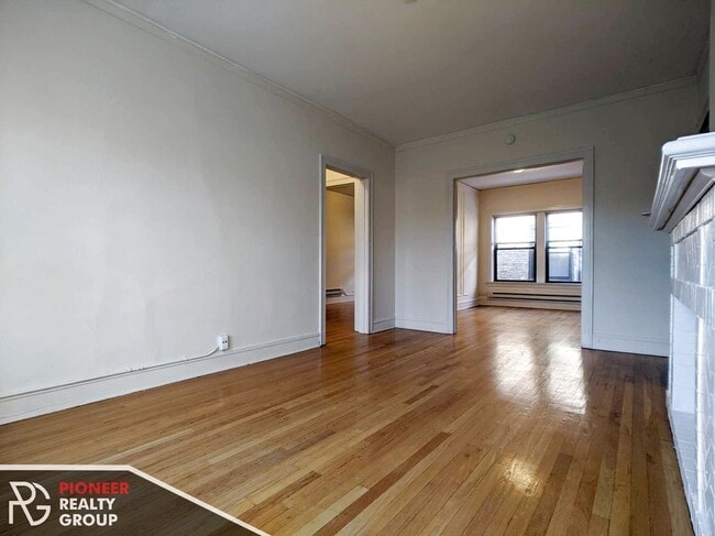 Building Photo - 1025 Dempster St