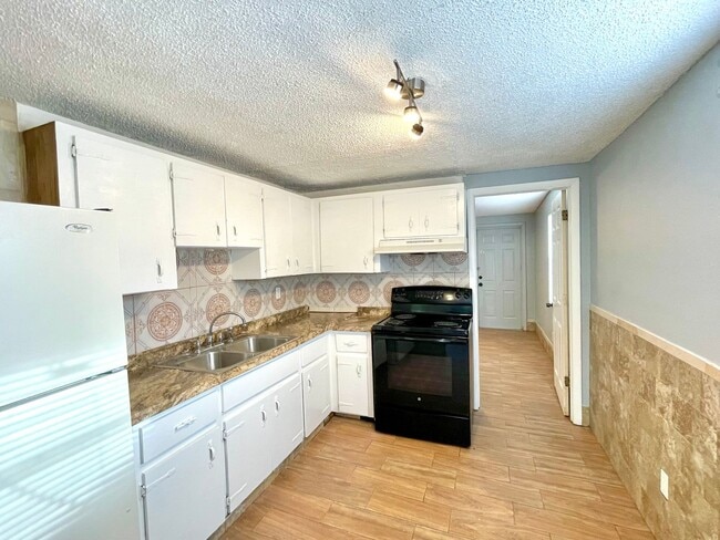 Photo - Sunny Lakes Apartment