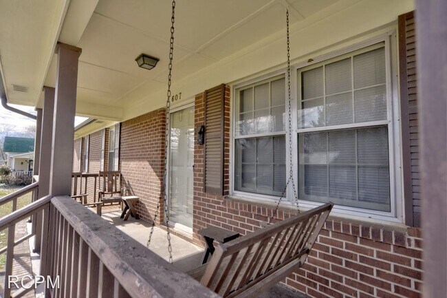 Building Photo - 3 br, 2 bath House - 607 Beaty Street