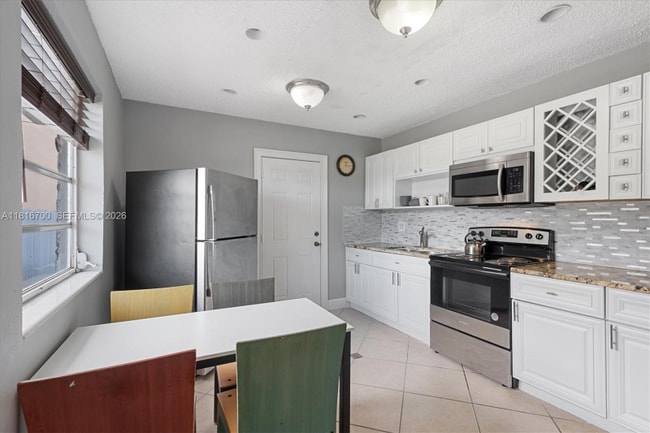 Building Photo - 5726 SW 20th St