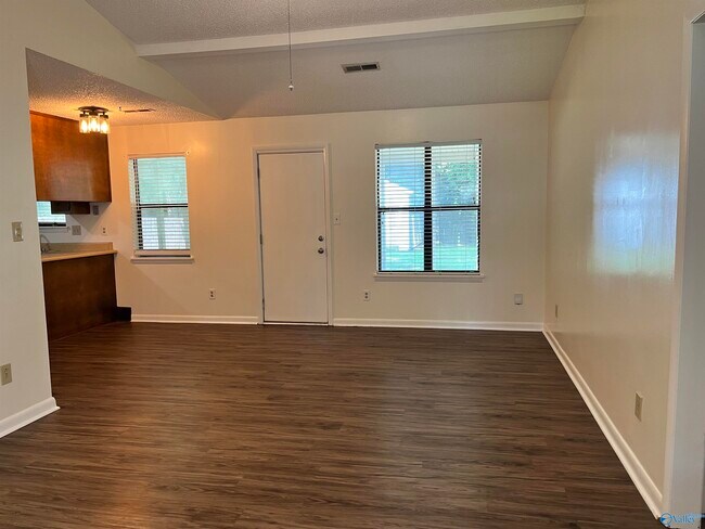 Foto del edificio - 9718 Wallwood Dr SE