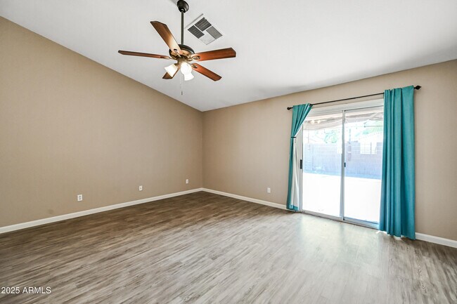 Foto del edificio - 757 E Wildhorse Dr
