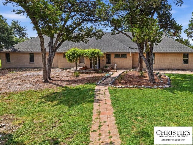 Building Photo - 8901 Grandview Dr