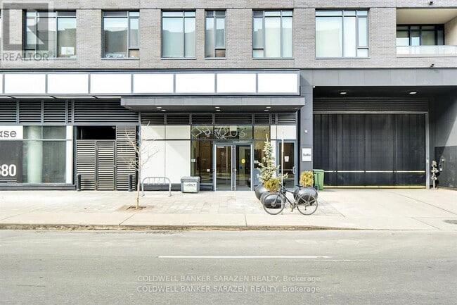 Building Photo - 203-1203 Catherine St