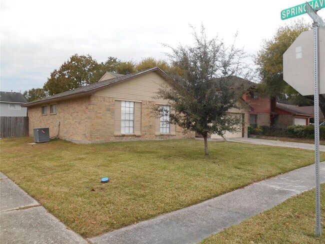 Building Photo - 16803 Swanmore Dr