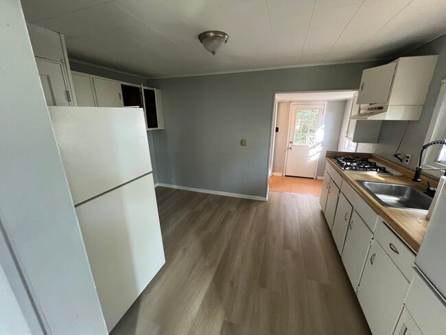 Photo - 2511 S Snyder Ave Townhome