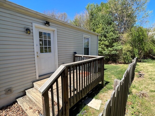 Foto del edificio - 4 bedroom in Cave Spring