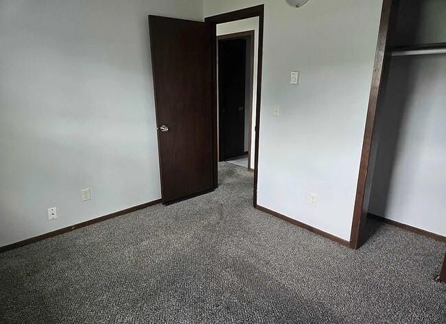 Building Photo - 5182 Seaton Hall Dr