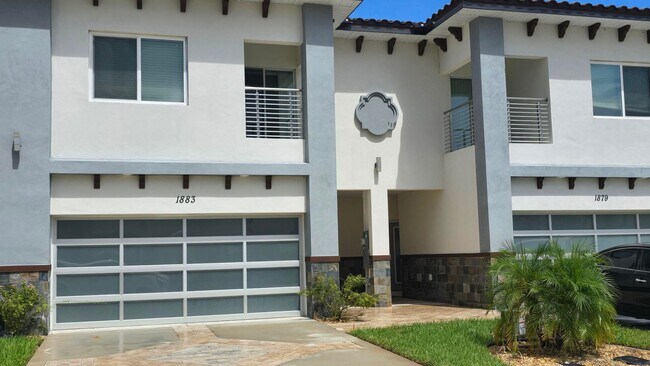 Foto del edificio - Beautiful and Modern 4 bed 3.5 Bath Townho...
