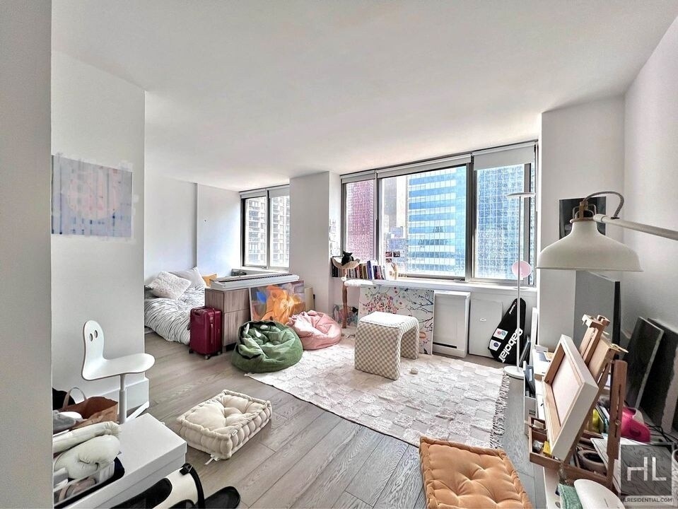 Foto principal - West 47th Street