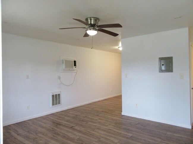 Building Photo - 116 N Hwy 22A Apt 11