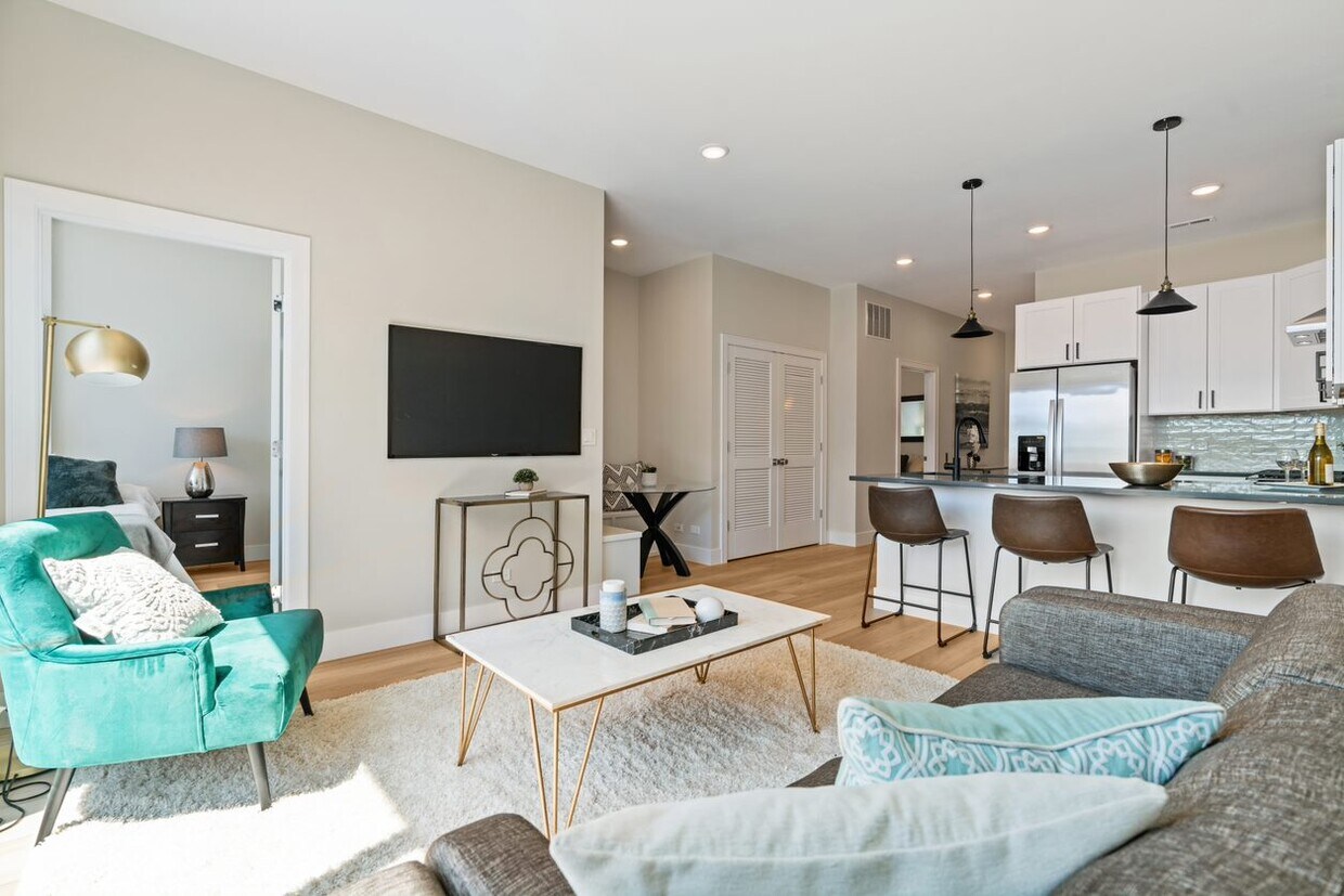 Foto principal - 1646 W Belmont Ave